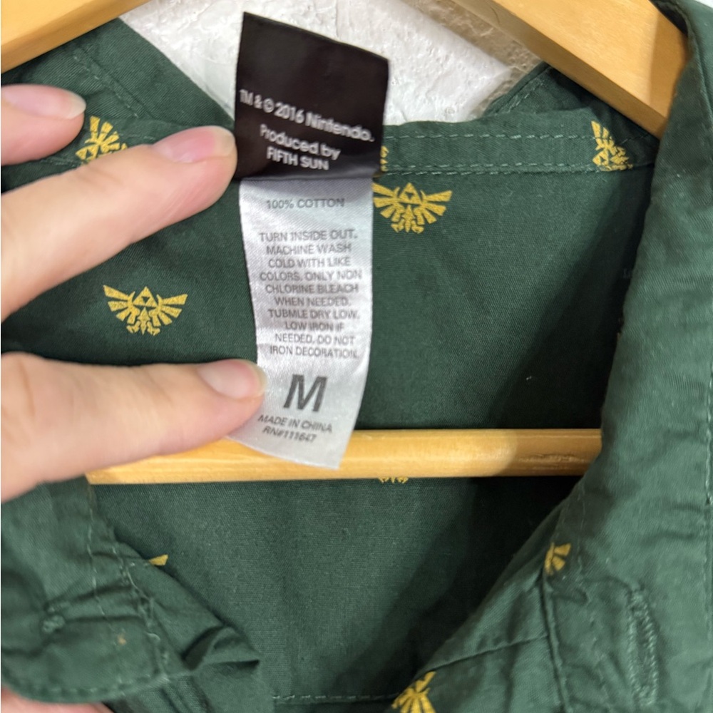 Legend of Zelda Green & Yellow all over print Casual Button Down Shirt Novelty - Picture 4 of 5